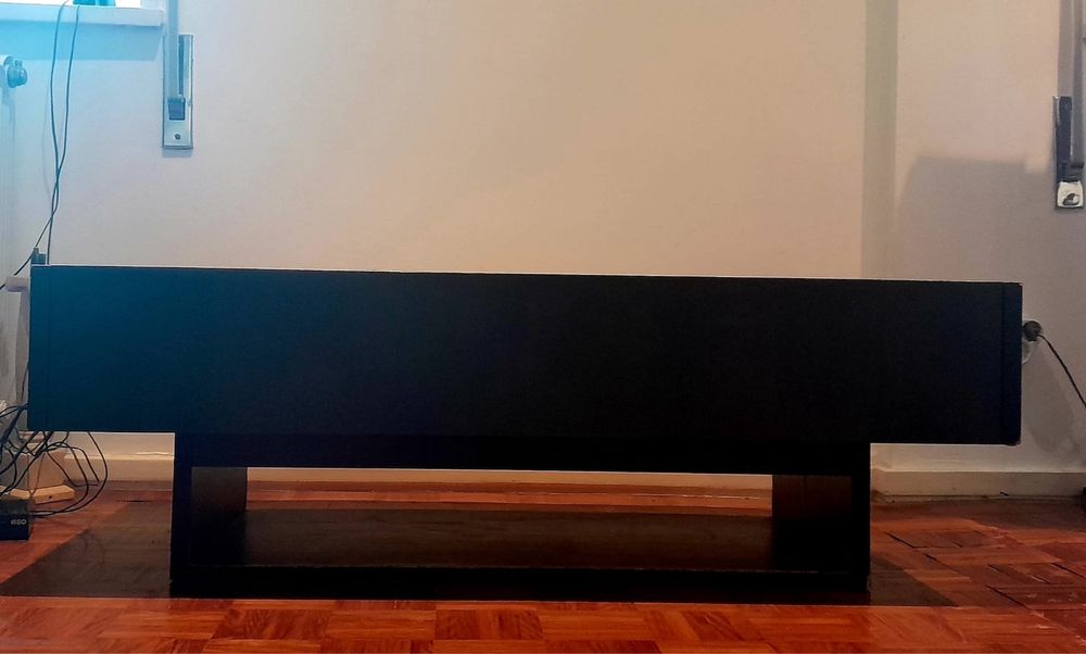 Móvel ikea com gavetas laterais