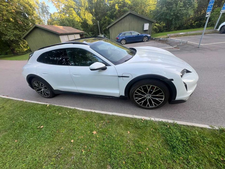 Porsche taycan 4S cross turismo