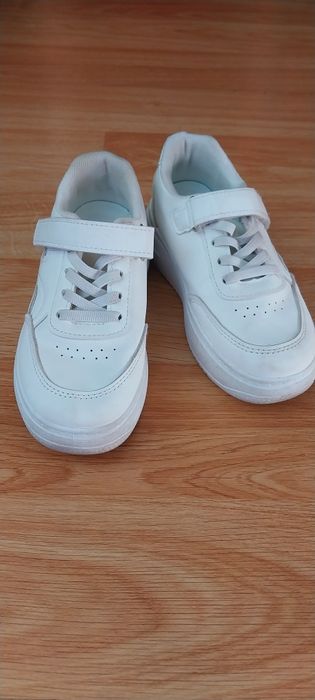 Кросівки куртка джинси