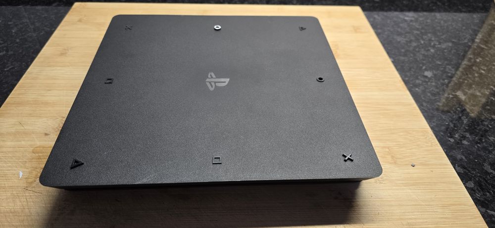 Playstation 4, 400GB