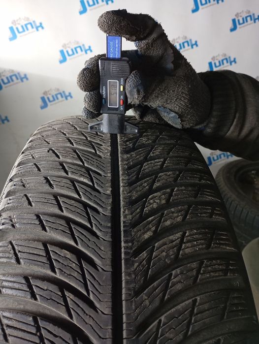 Шини Michelin Pilot Alpin 5 SUV 235/55 R20 105V XL Б/У 5 мм