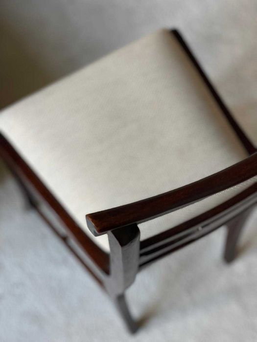 8 CADEIRAS para MESA de JANTAR em madeira