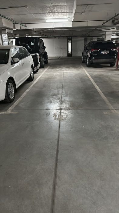 Продам паркувальне місце з електричною зарядкою в ЖК Сонячна Брама