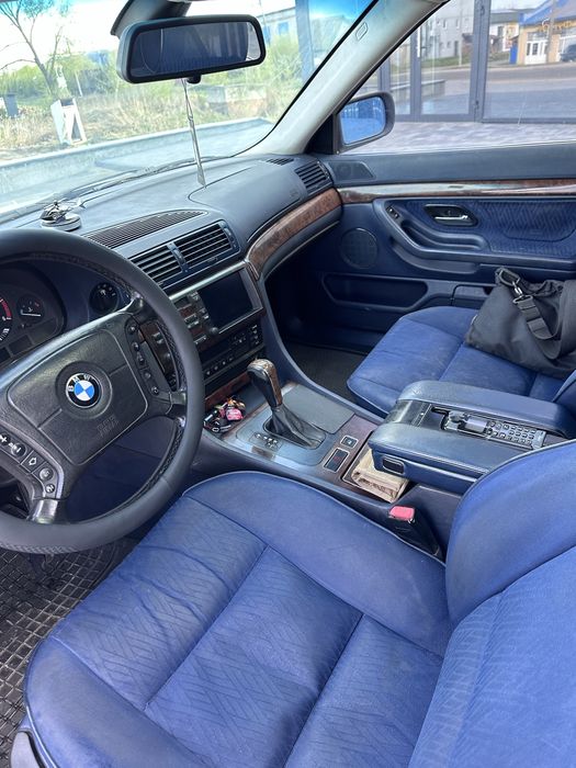 Bmw e38 бмв е38 3.0