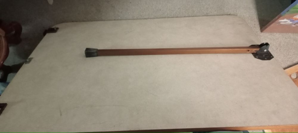 Mesa e cama com alçapões caravana