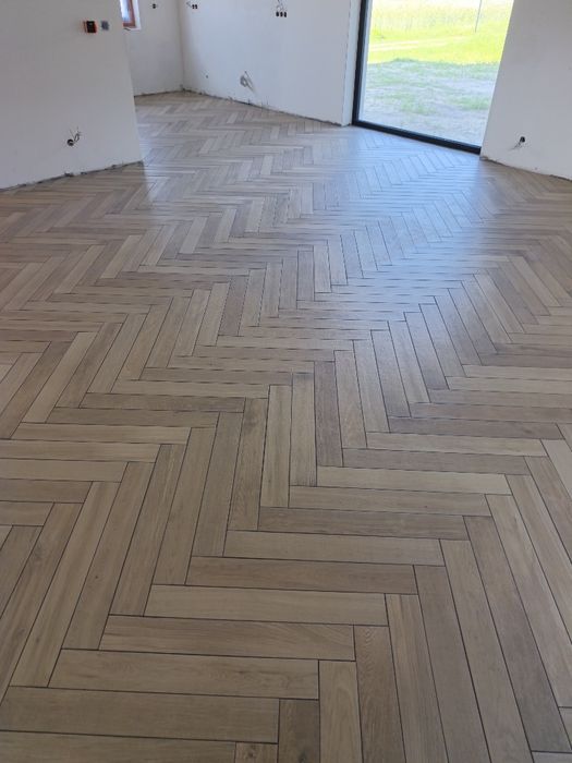 Wykończenie wnętrz malowanie natryskowe ,Gładź ,Płytki, Paneli,