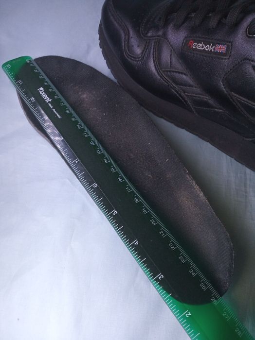 39р Reebok кросівки