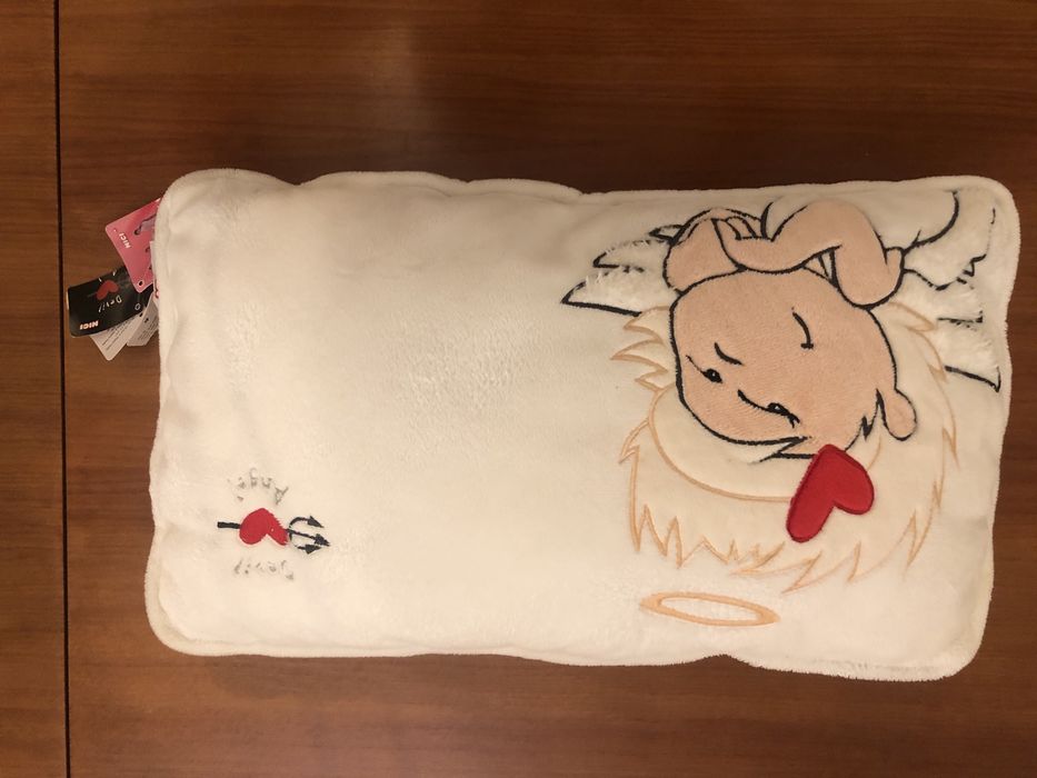 Almofada nova com etiqueta