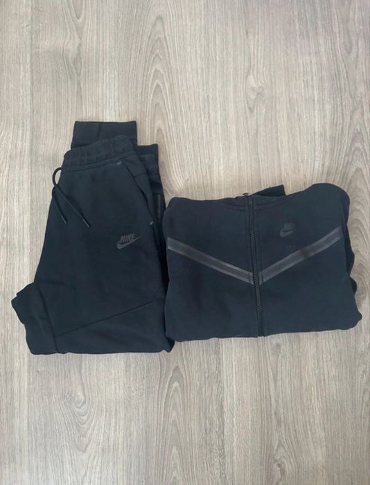 Conjunto nike tech