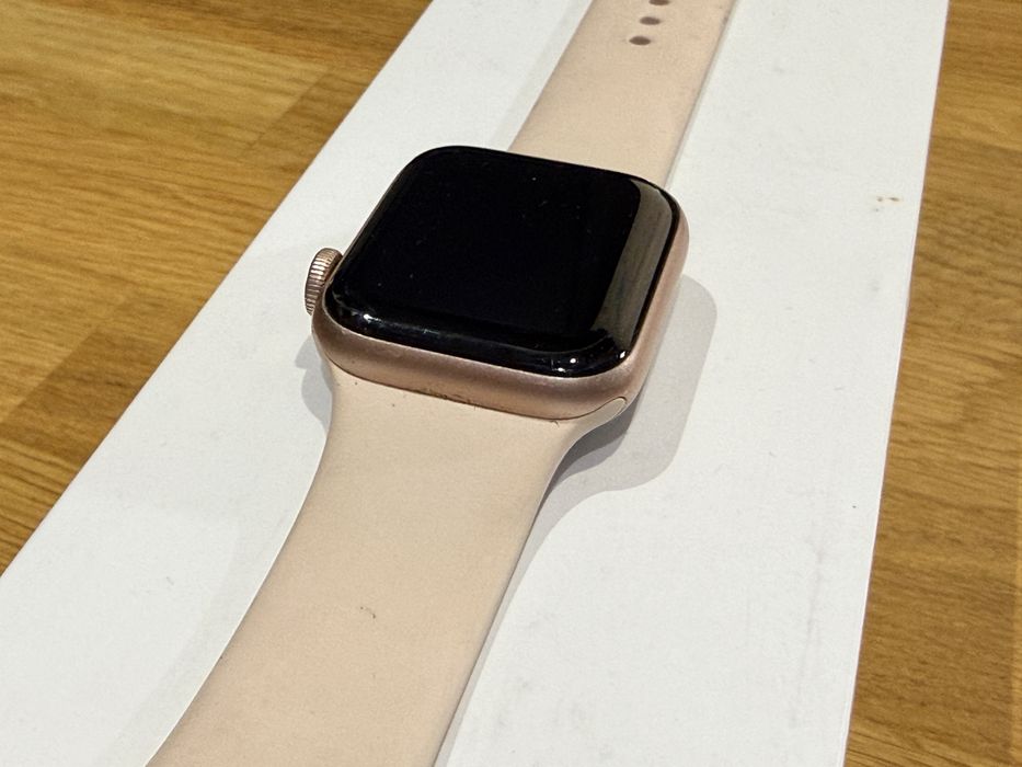 Apple watch series 5 rose gold 40 mm