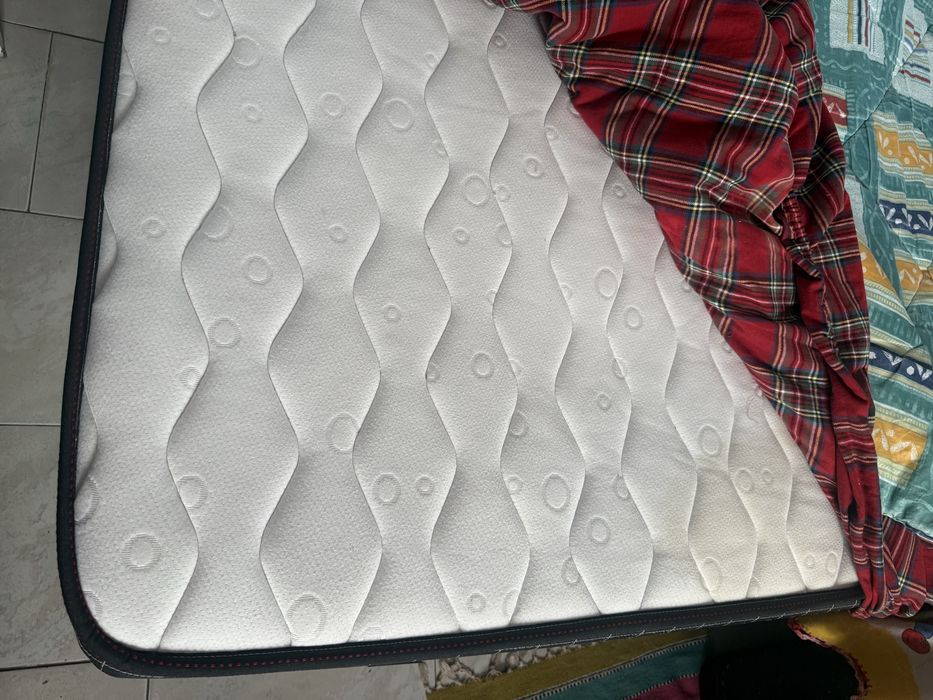 Cama de casal, colchão alto 150х200х20