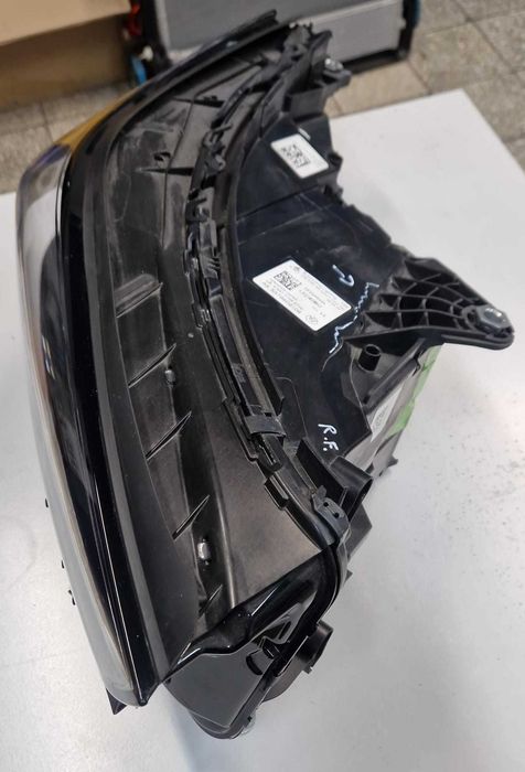 BMW G60 Reflektor prawy laser 5A798D2 lampa oryginał lekko uszkodzony
