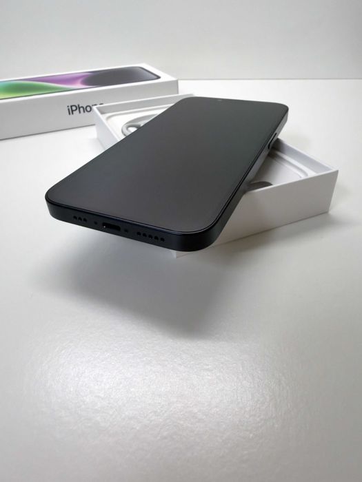 Apple iPhone 14・128GB・Meia-noite (Fatura e Garantia)