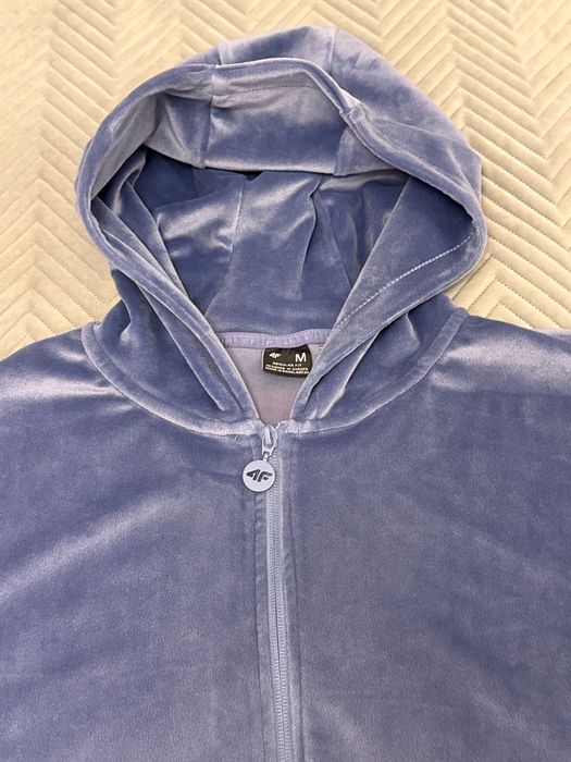 Dres damski z weluru, 4F, rozmiar S/M.