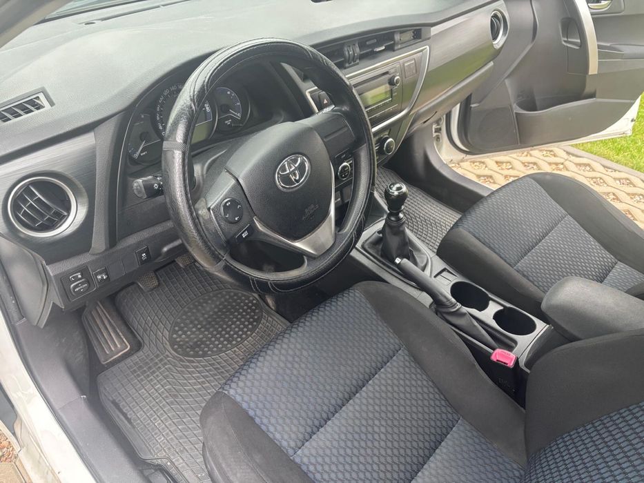 Toyota Auris 1,6 active