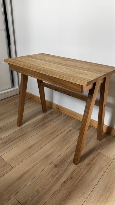 Debowe biurko z szufladą