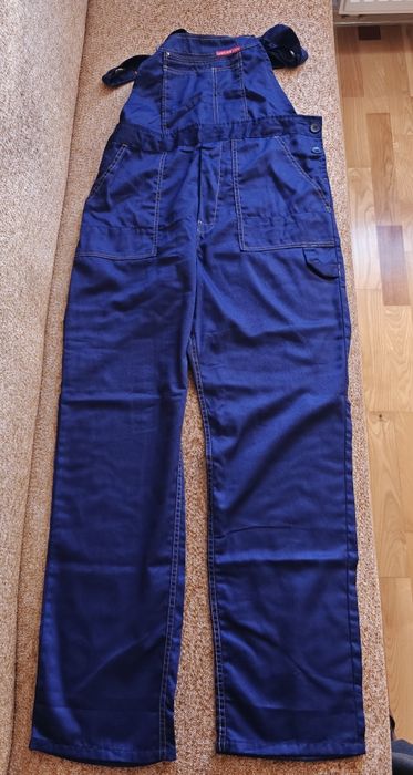 Ogrodniczki robocze oraz spodnie jeans ocieplane