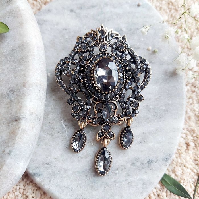 Broszka przypinka Vintage ażurowa.