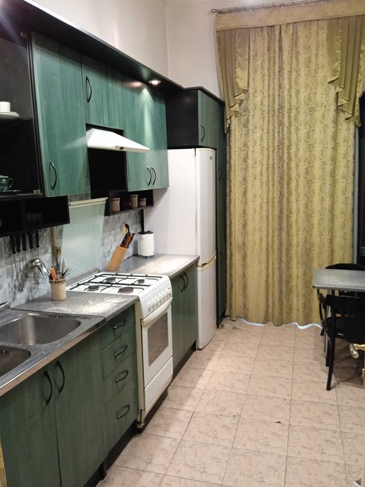 3 кімнатна квартира, близький центр, Шота Руставелі , до 8 людей