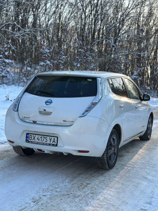 Nissan Leaf 2013 - Рідна фарба, 11/12 поділок