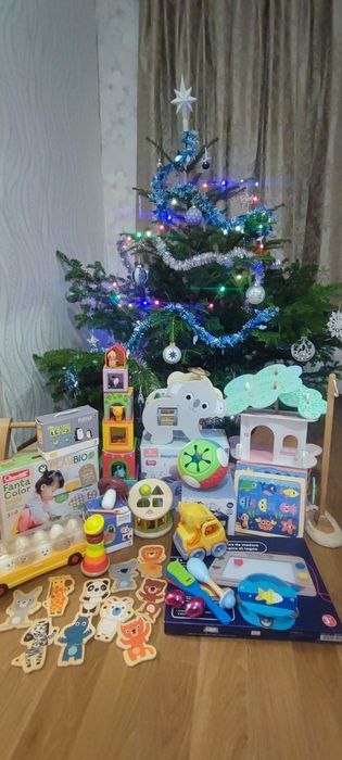 Дитячі іграшки монтессорі і просто цікаві для дітей 1-2 роки