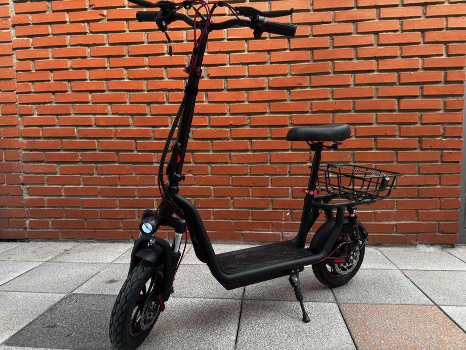 Komfortowa i Ekonomiczna Hulajnoga Elektryczna ZWheel 500W Siodełko