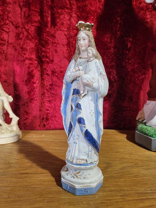 Biskwit Maryja Królowa stara figurka Matki Bożej