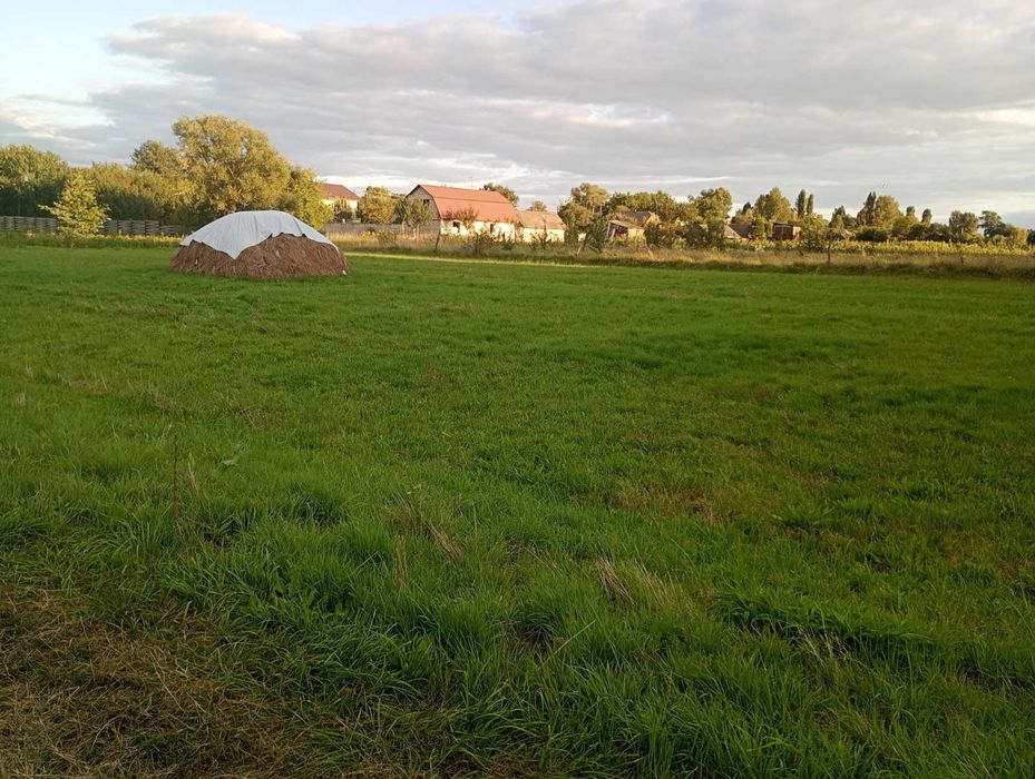 Продам участок під забудову