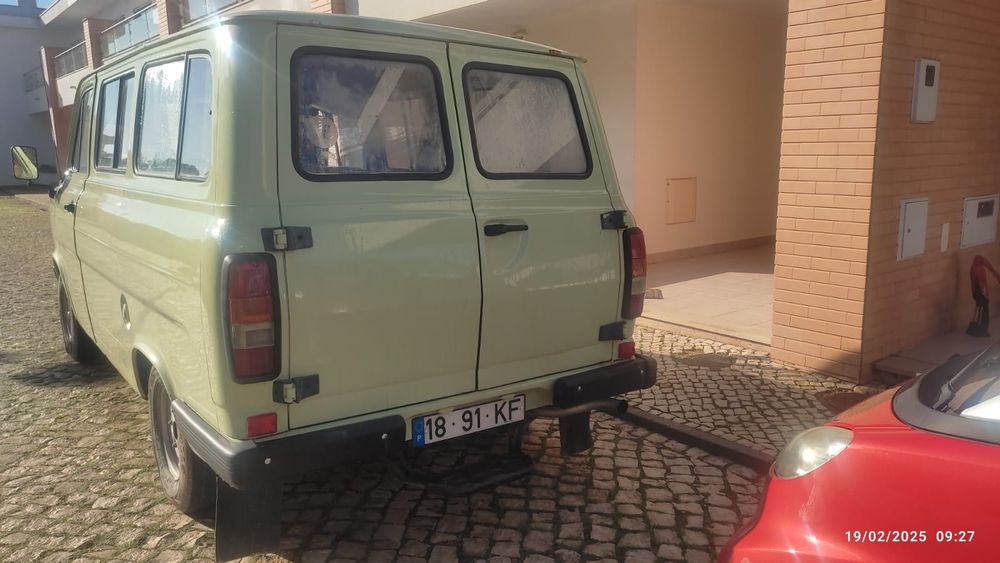 Ford Transit 9 lugares de 1985