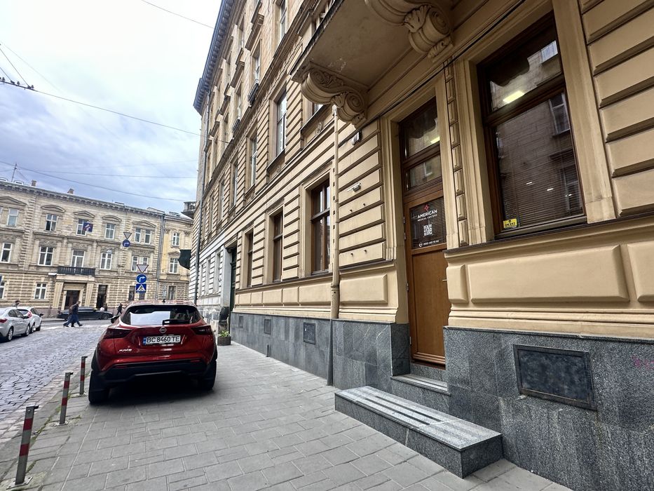 Оренда фасадне приміщення вул Франка -Богомольця медичний центр