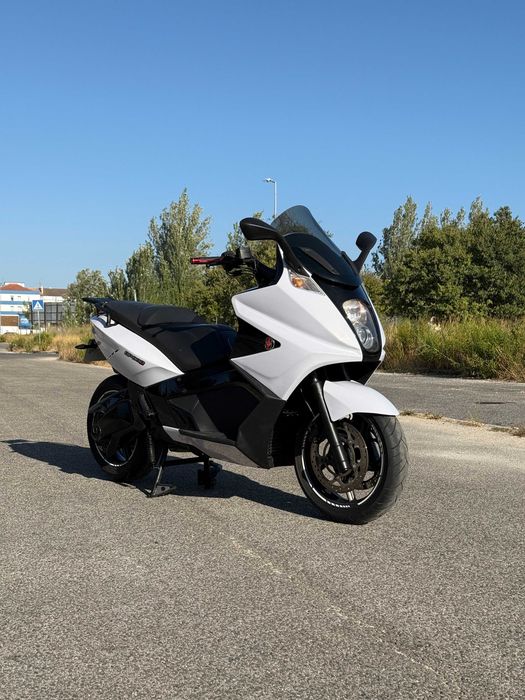 Gilera GP 800 (como nova)
