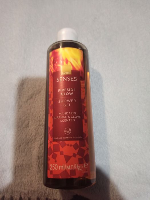 Avon- Żel pod prysznic Fireside Glow 250 ml
