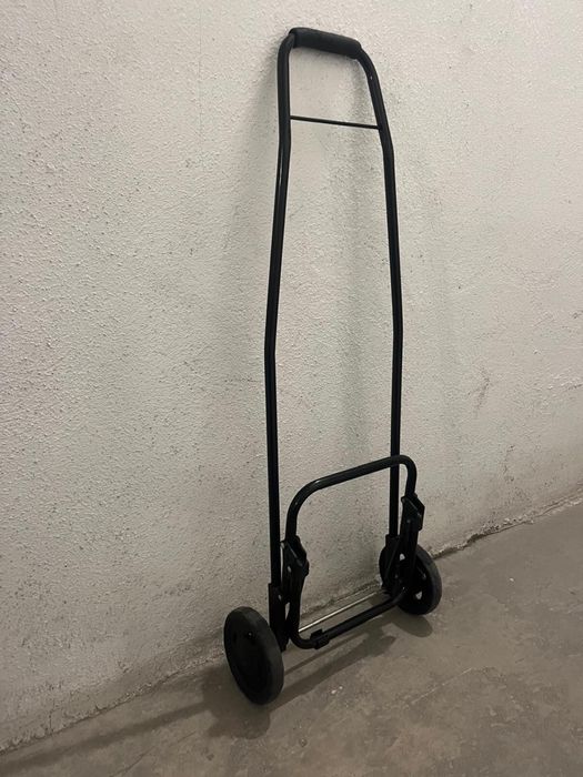 Carrinho de carga ou transporte.