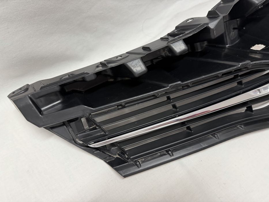Grill Atrapa Maskownica Toyota YARIS III 11-14r. CHROM