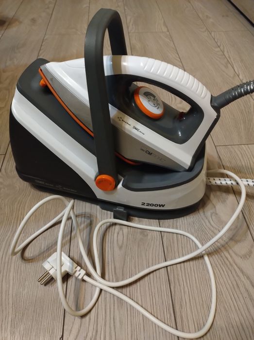 Żelazko z stacją pary