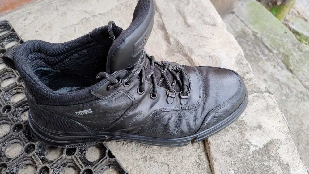 Продам зимові ботинки чоловічі