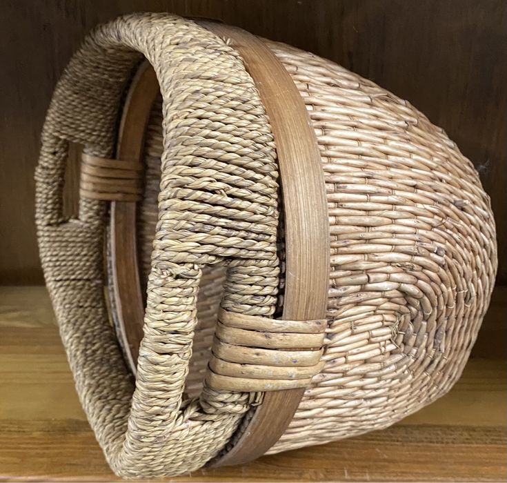 Cestas de palha (duas)