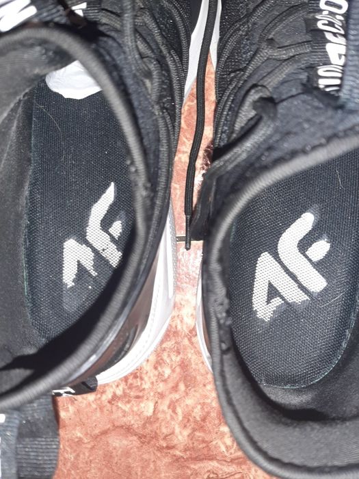 Damskie sneakersy rozmiar 423 4F