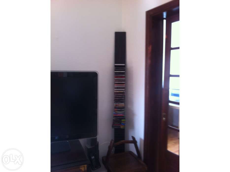 Estante original de madeira para CDs