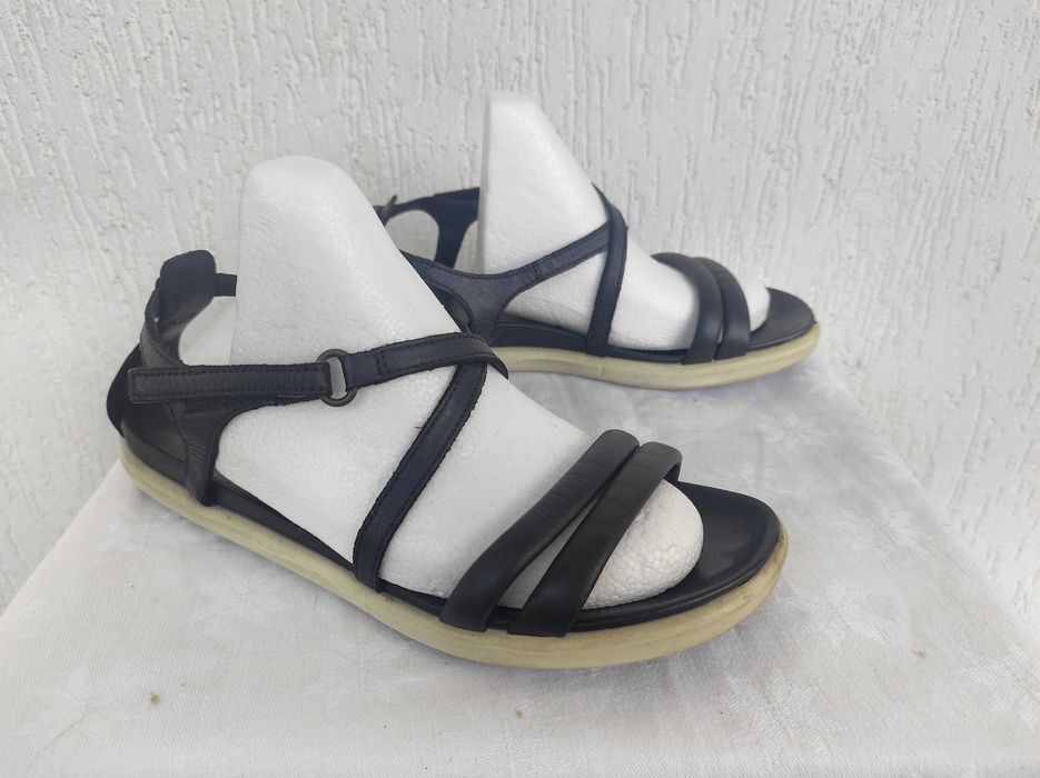 Кожанние босоножки Ecco simpil р.37