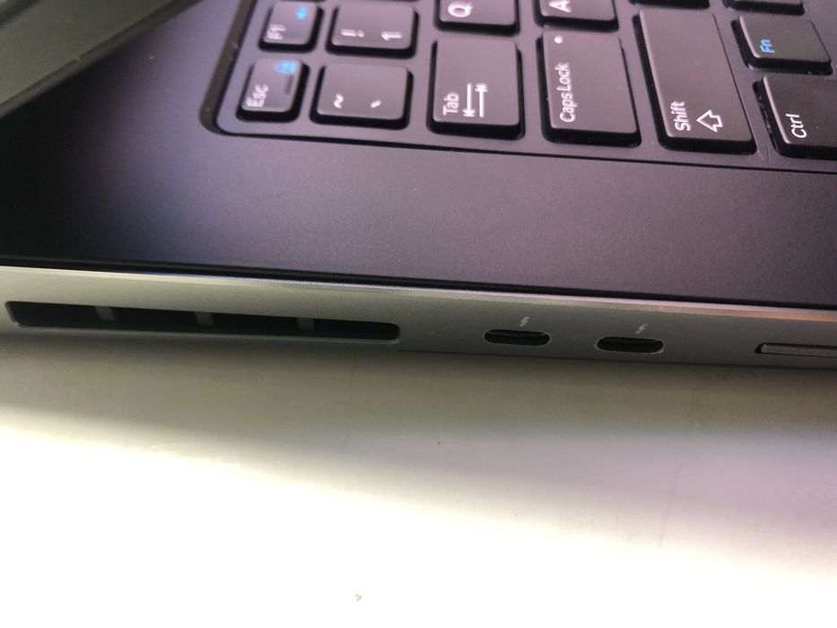 ТОП 17" IPS Dell Precision 7730 i7-8850H AMD 4GB / Quadro 6 - 16GB Win