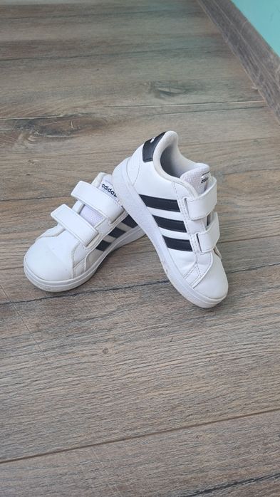 Кросівки оригінальні adidas