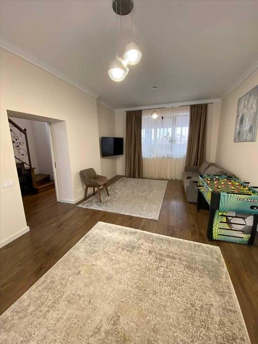 Сучасний будинок на Браїлках