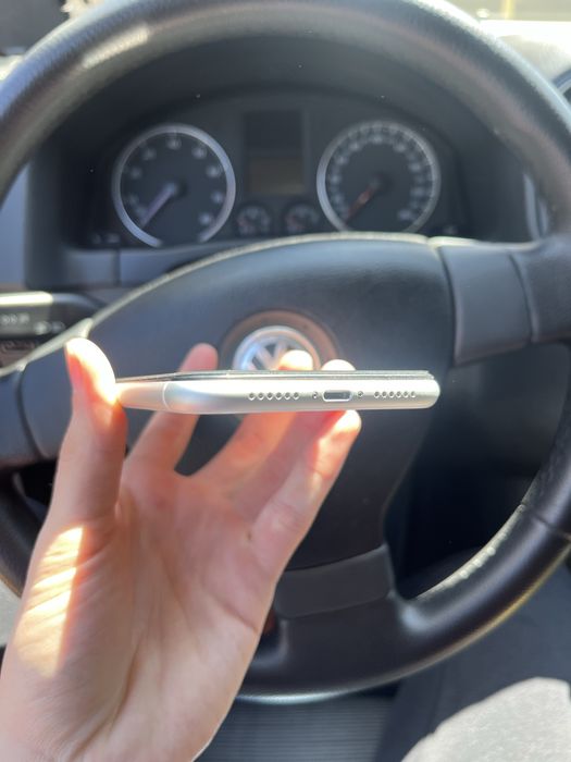 Продам Iphone Xr (айфон хр)
