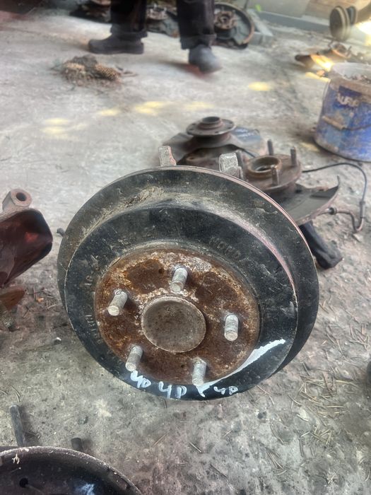 Цапфа поворотный кулак пепед зад хонда сивик 04год honda civic 4d