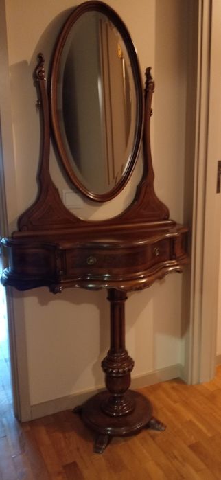 Movél antigo em madeira com espelho