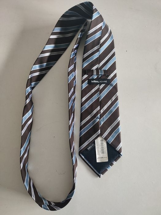 Gravata às riscas Lefties