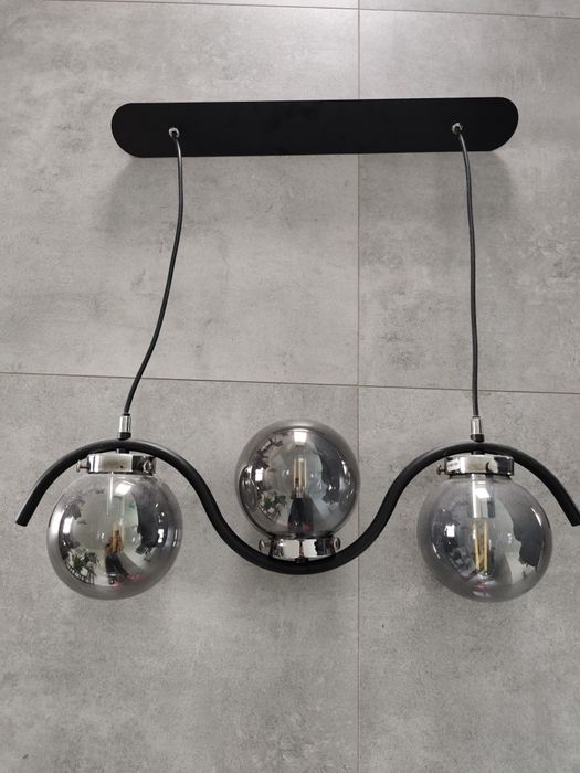 Lampa sufitowa i dwa kingiety