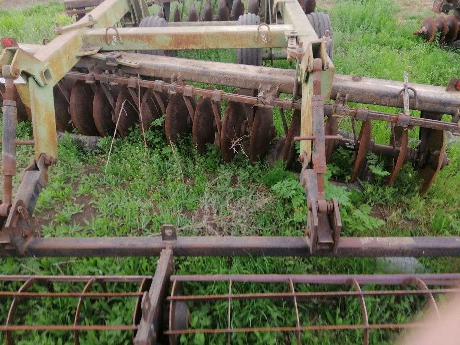 Продам сівалку John Deere 455 та інше навісне. Закриття господартства.