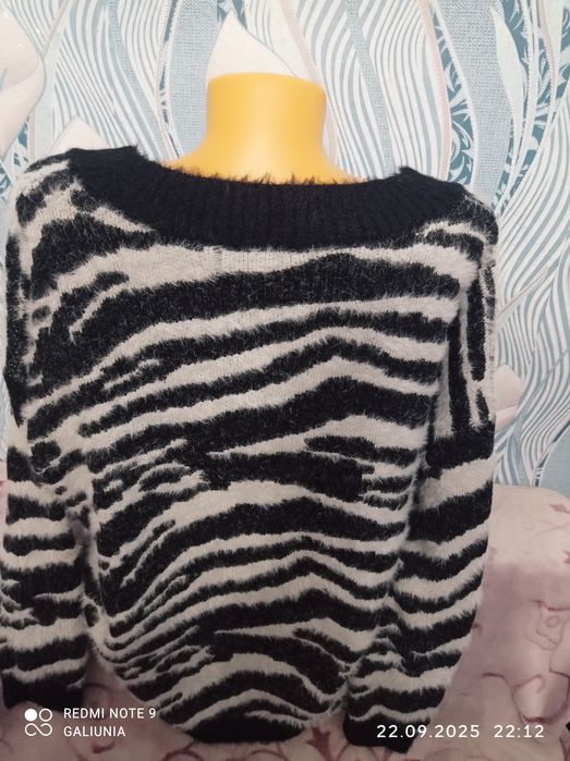 Женский тёплый свитер большого размера